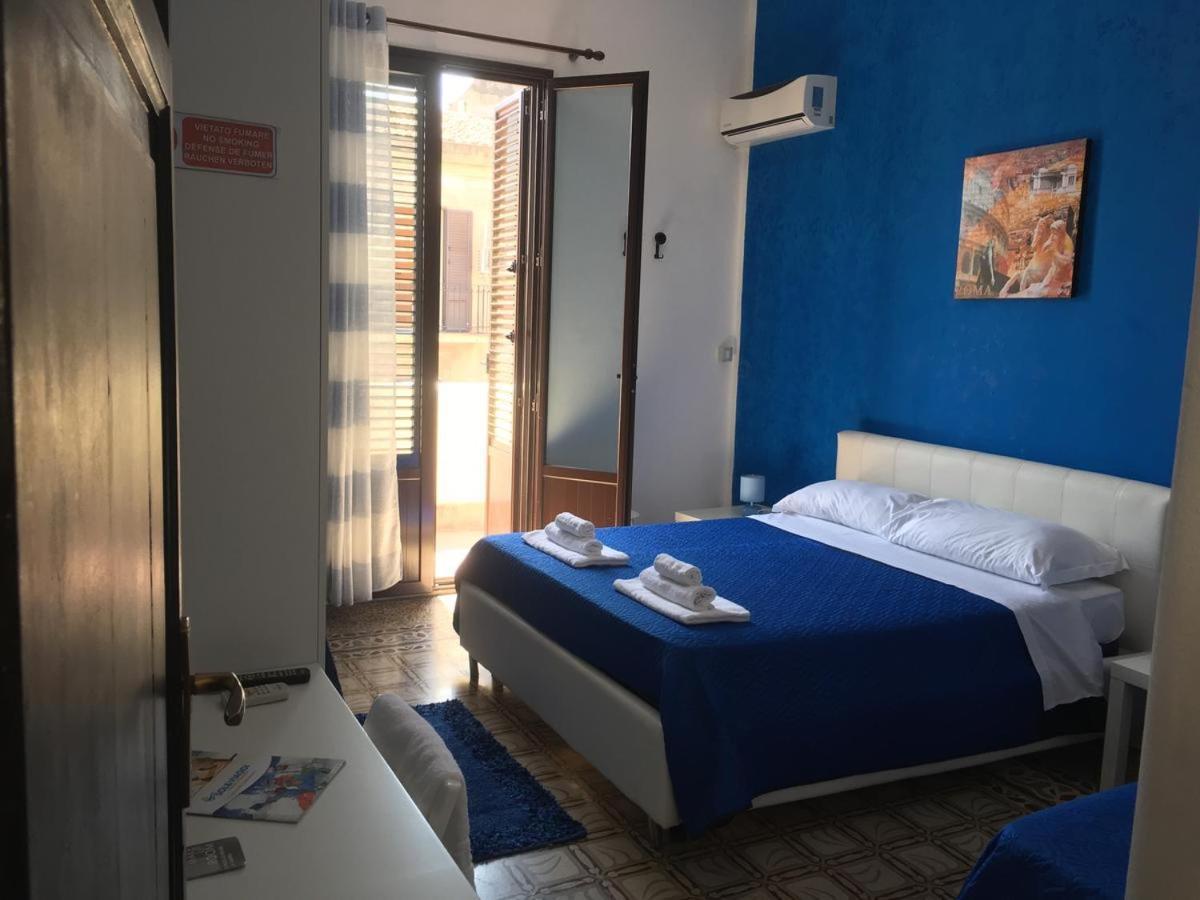 Stanze Di Leo Hotel ปาแลร์โม ภายนอก รูปภาพ